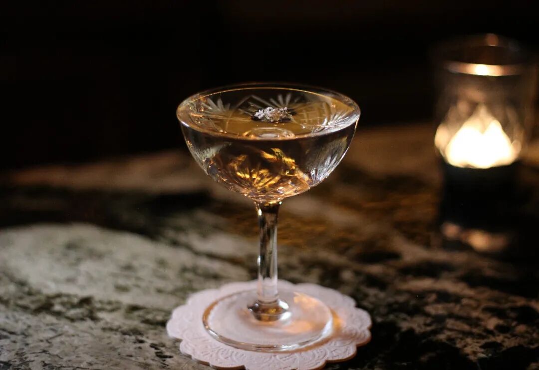 A Rose By Any Other Name ： Shakespearean Bar on Nanchang Lu, Shanghai
