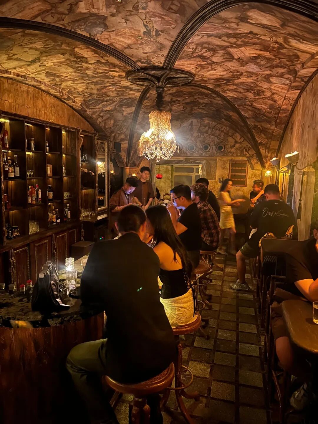 A Rose By Any Other Name ： Shakespearean Bar on Nanchang Lu, Shanghai