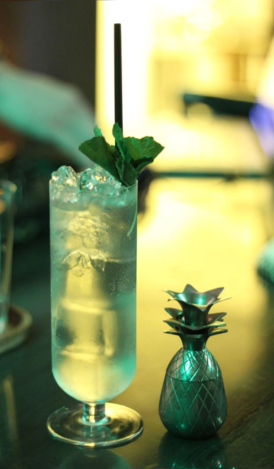 Bar P。J。 Shanghai ： Tropical Cocktails & No Surcharge at Shaanxi Nan Lu