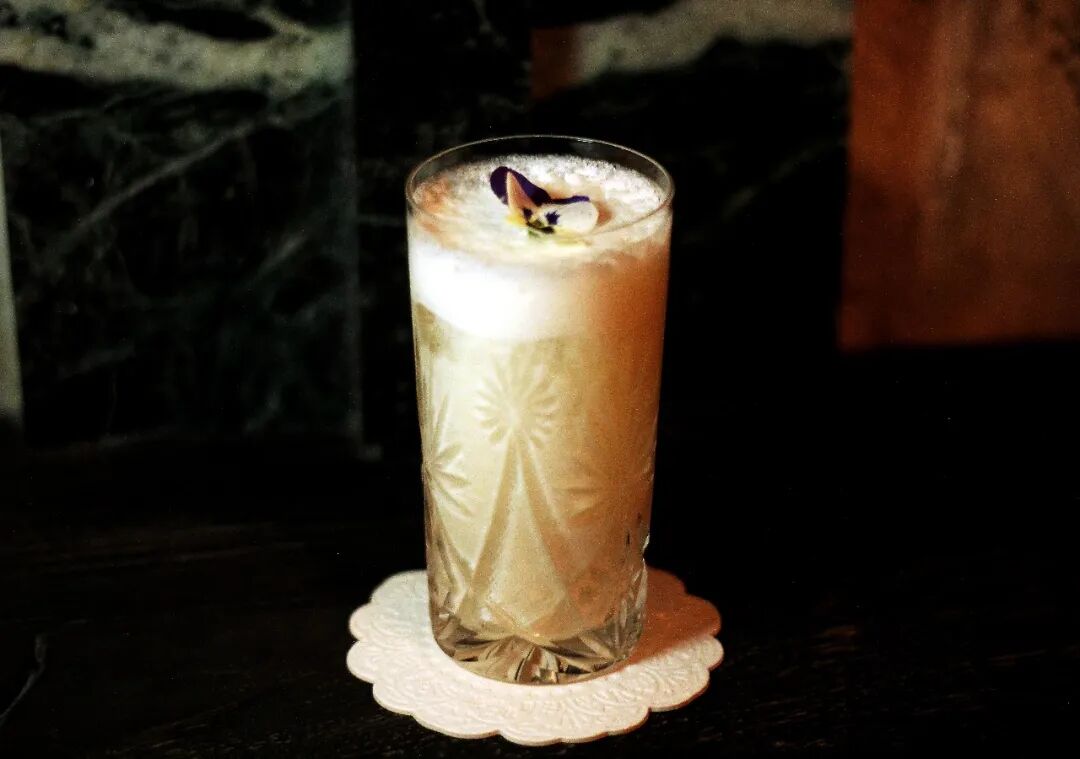 A Rose By Any Other Name ： Shakespearean Bar on Nanchang Lu, Shanghai