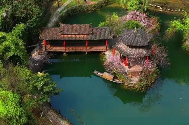 凤凰古城离长沙近吗_长沙离凤凰古城多远_凤凰古城距离长沙多远