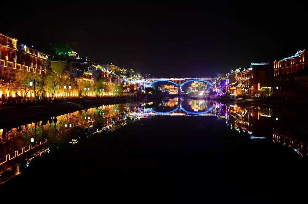 凤凰古城距离长沙多远_凤凰古城离长沙近吗_长沙离凤凰古城多远