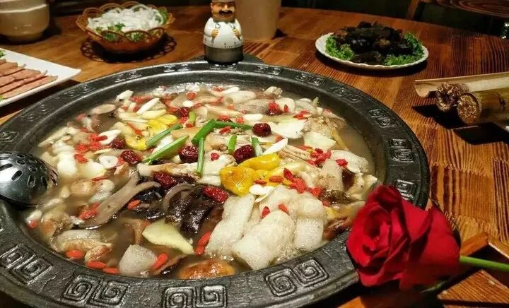 凤凰古城距离长沙多远_长沙离凤凰古城多远_凤凰古城离长沙近吗