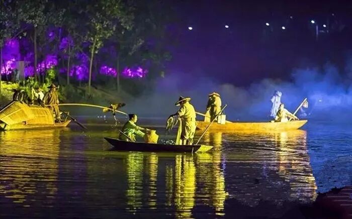 凤凰古城距离长沙多远_长沙离凤凰古城多远_凤凰古城离长沙近吗