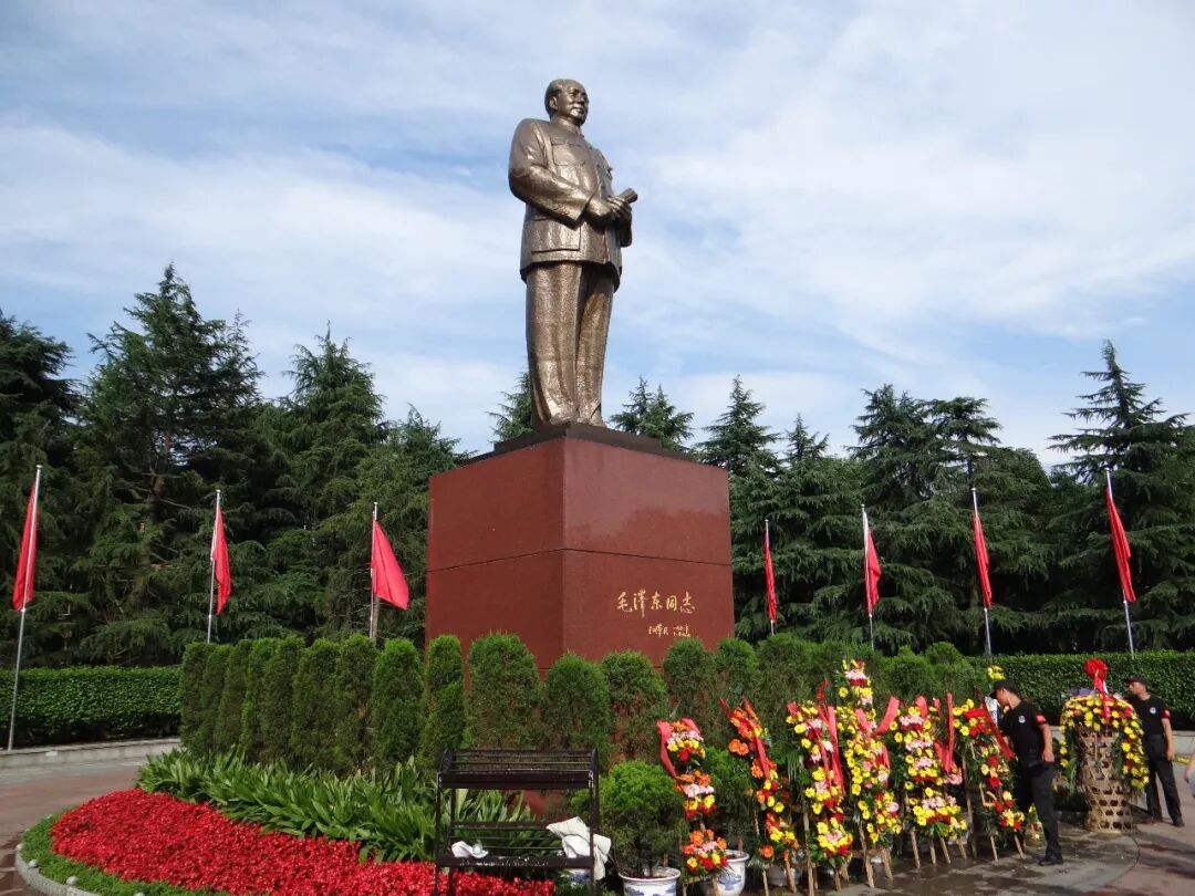 凤凰古城离长沙近吗_凤凰古城距离长沙多远_长沙离凤凰古城多远