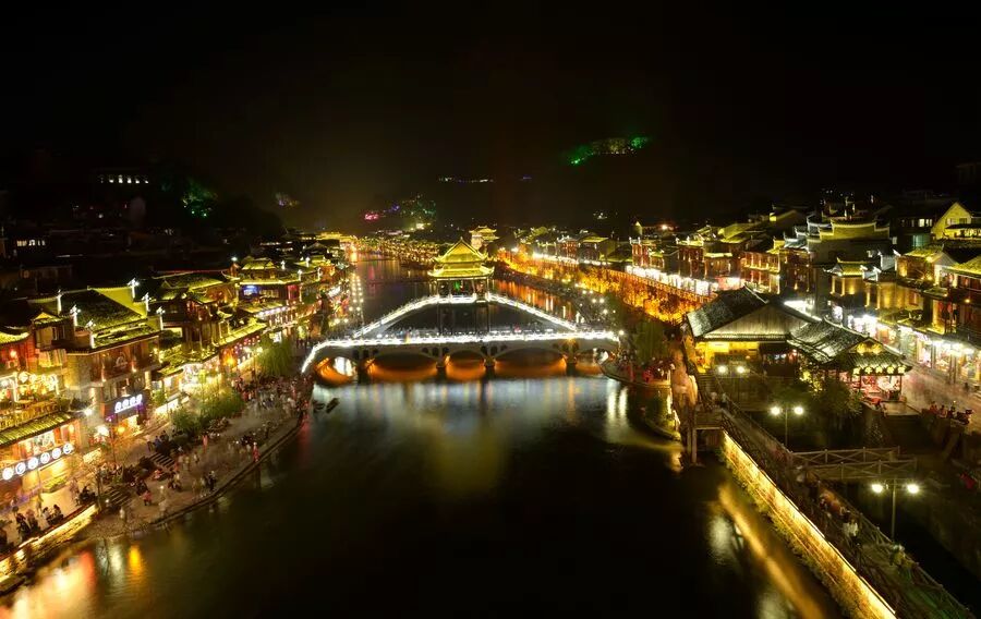 长沙离凤凰古城多远_凤凰古城离长沙近吗_凤凰古城距离长沙多远