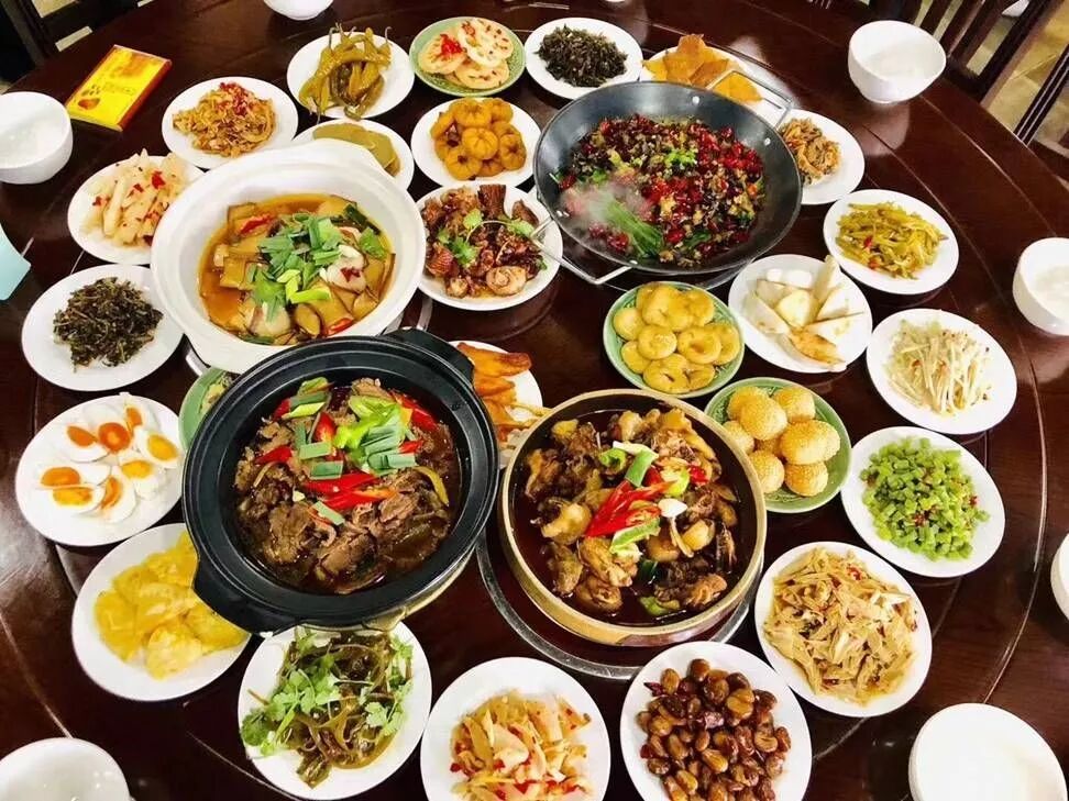 凤凰古城距离长沙多远_长沙离凤凰古城多远_凤凰古城离长沙近吗