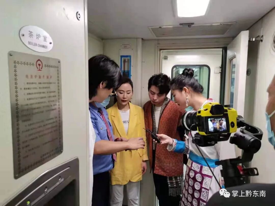 ǭ����������Ƥ�𳵡�ʻ�롱����Ƶֱ����