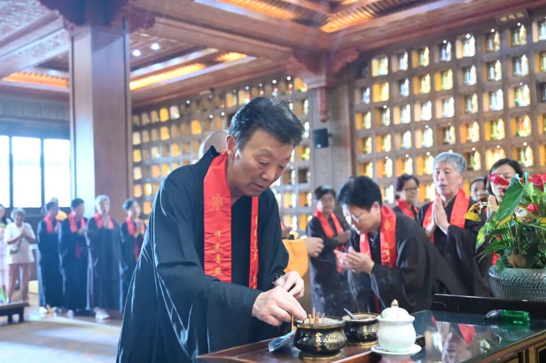 梁皇丨嘉兴圆通古寺“49天梁皇法会”正式开始，熏坛仪式殊胜圆满！