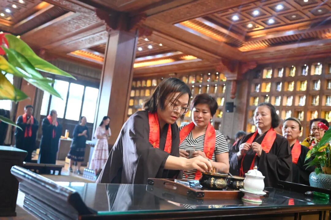 梁皇丨嘉兴圆通古寺“49天梁皇法会”正式开始，熏坛仪式殊胜圆满！