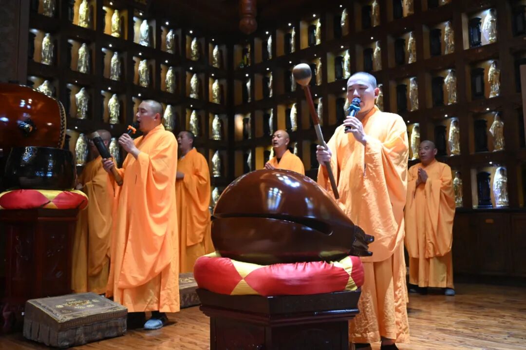 梁皇丨嘉兴圆通古寺“49天梁皇法会”正式开始，熏坛仪式殊胜圆满！