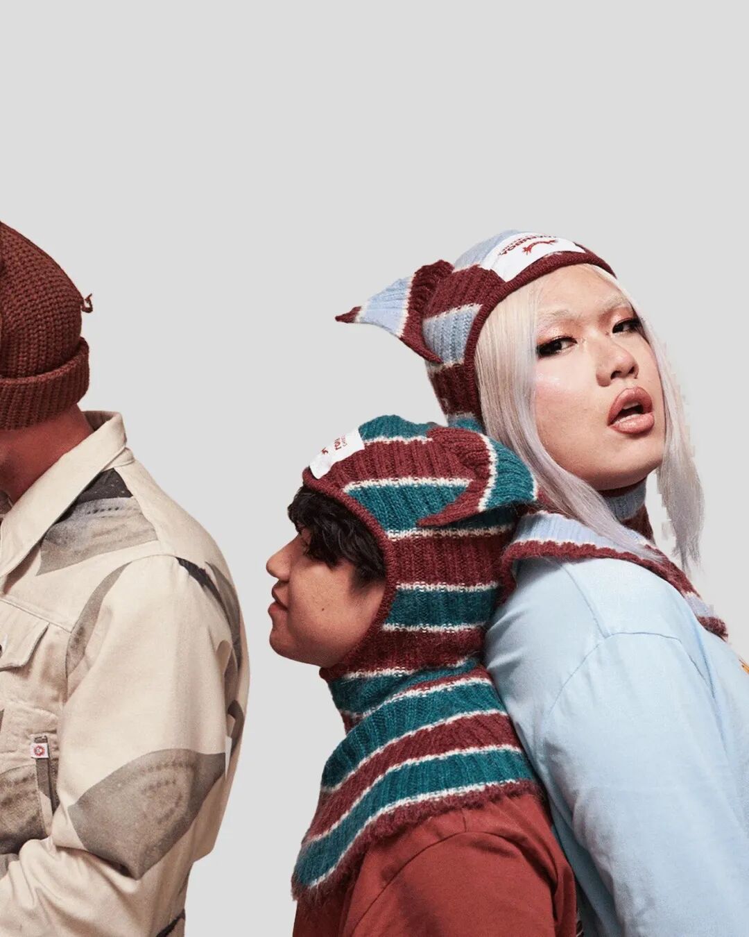 近期在 k-pop 私服中能达到 "霸屏级" 的帽饰单品,非 charles jeffrey