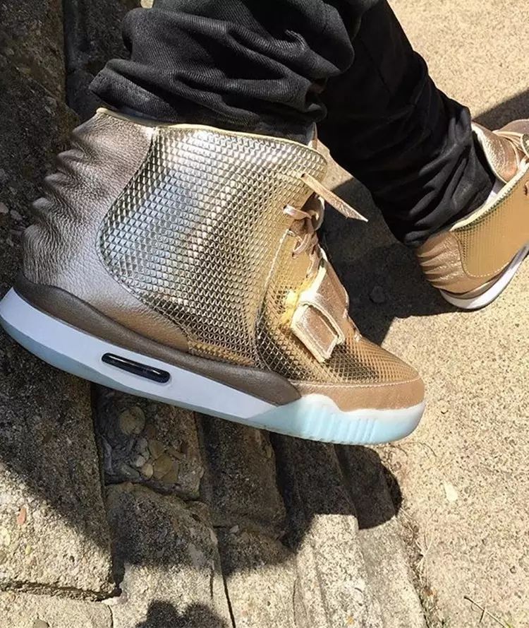 nike air yeezy 2 golden child