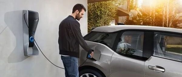 92号汽油马上就要破“9”了，你还不知道怎么选一台插电混动车？