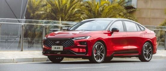 近5米车长+全系2.0T预售价刷新预期，福特新一代蒙迪欧开启品牌新篇章