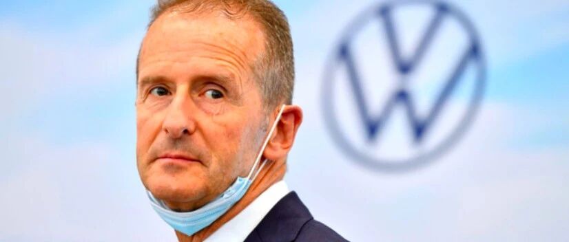 “ALL IN纯电”三年，迪斯成功带大众入坑｜站着说话