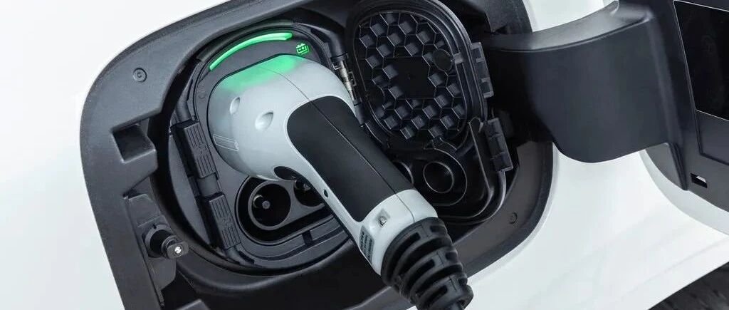 120公里够了，无止境的PHEV纯电续航竞赛可以休矣｜青主谈