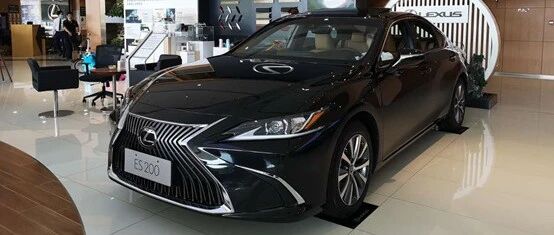 岳父买车记：雷克萨斯ES不加价了，为何还是犹豫不决？