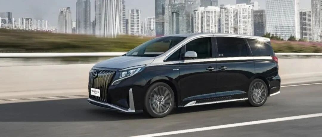 “车界高质量享受”的对决：花几十万买四个座位的人，到底图啥？