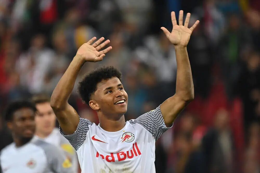 欧冠冠军数量俱乐部排名_欧冠足球俱乐部冠军_欧冠俱乐部冠军排名数量最新