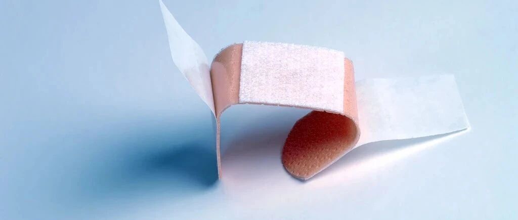 一次错误包扎致手指坏死！这7种伤口不能用「创可贴」……