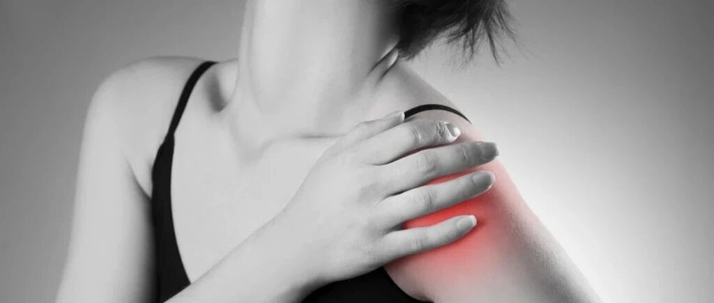 提醒！肩关节外旋低于这个角度的人，你需要及时就医了