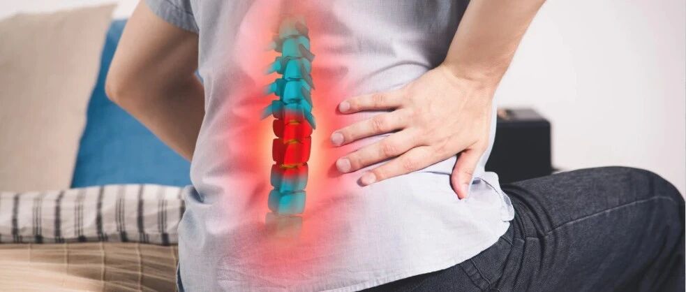 你的腰疼，是“腰突”还是“腰肌劳损”？推荐一个动作自测