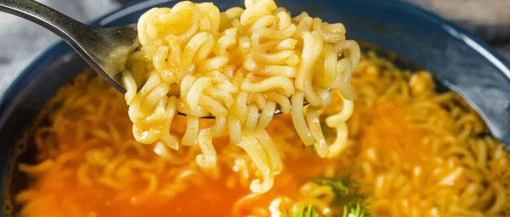 「方便面」今年64岁了，这一碗面为何让人欲罢不能？