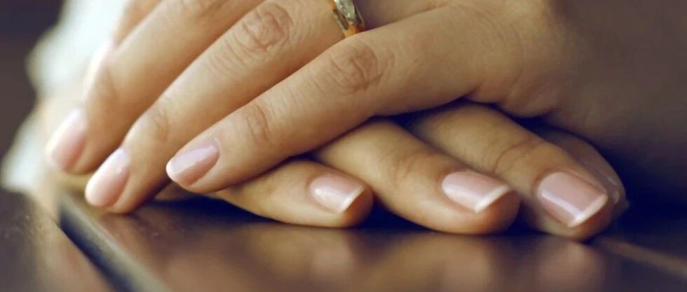 指甲太短易患甲沟炎，剪成这种形状才最“安全”