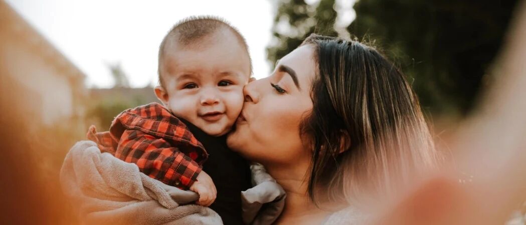 一种秋冬高发的致命“亲吻病”：与感冒相似，小孩最易感染