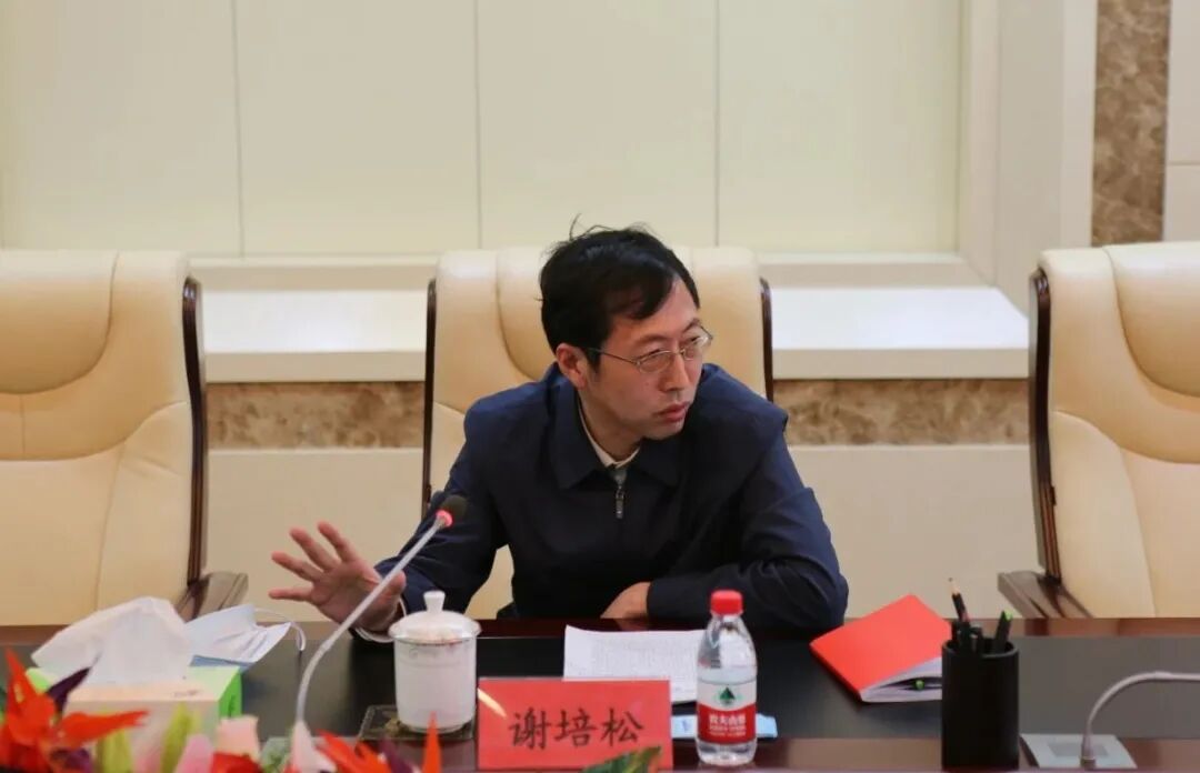 谢培松组长的谈话朴素,生动,真情流露,既为大家敲响