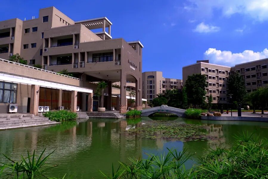 佛山市华英学校