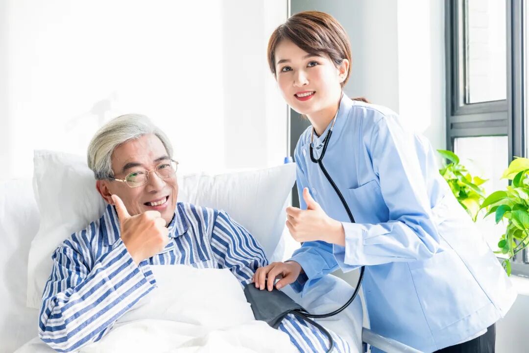 医用病床怎么移动图解超全图解分享！偏瘫患者床椅转移方法，安全有效节力转移偏瘫患者_https://www.jmylbn.com_新闻资讯_第2张