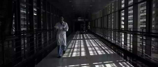 北京三甲医院辞职医生揭秘：有的医生月收入1000万……