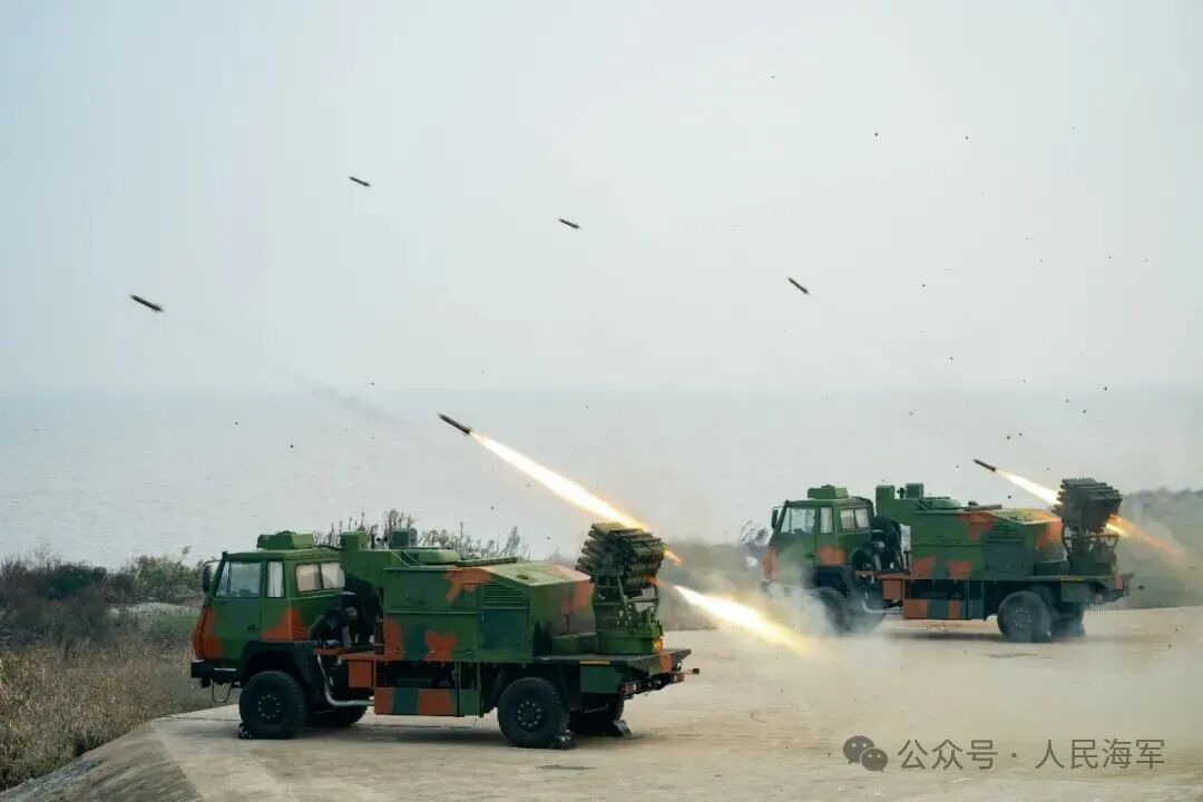 直击现场！东部战区海军某部昼夜实弹射击