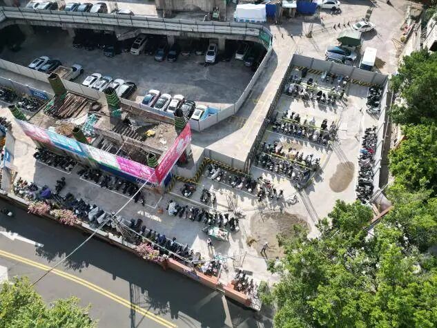 停车点俯视图及大马站交通现状。