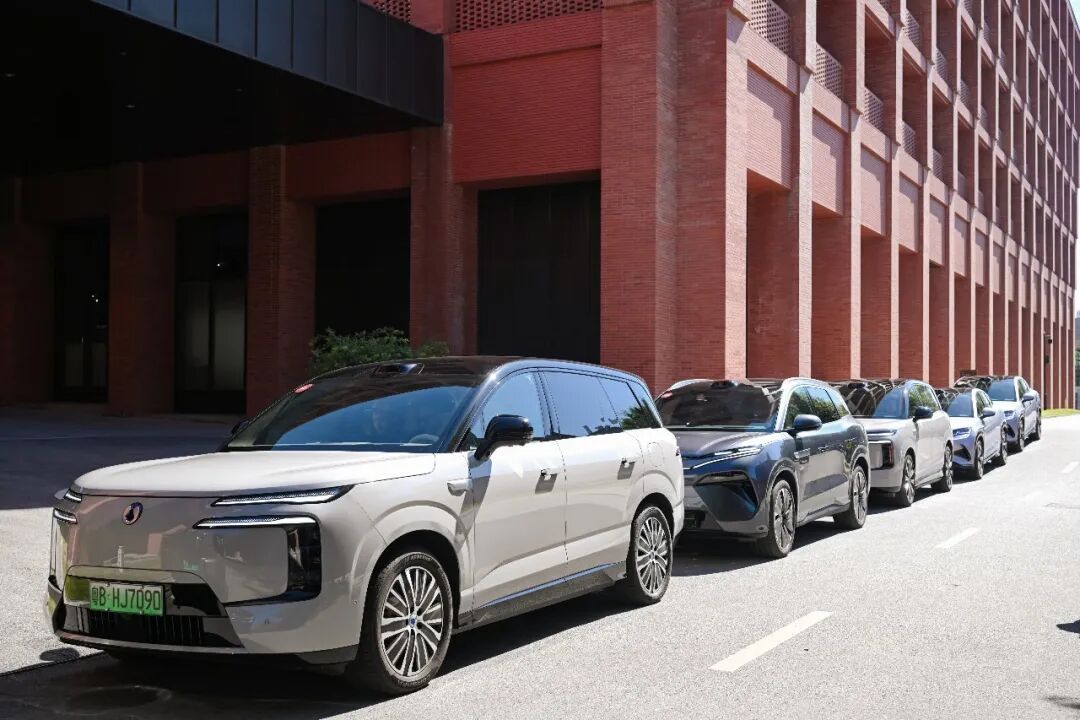 比亚迪重走丝路：43天，11个国家，15000公里，全程纯电