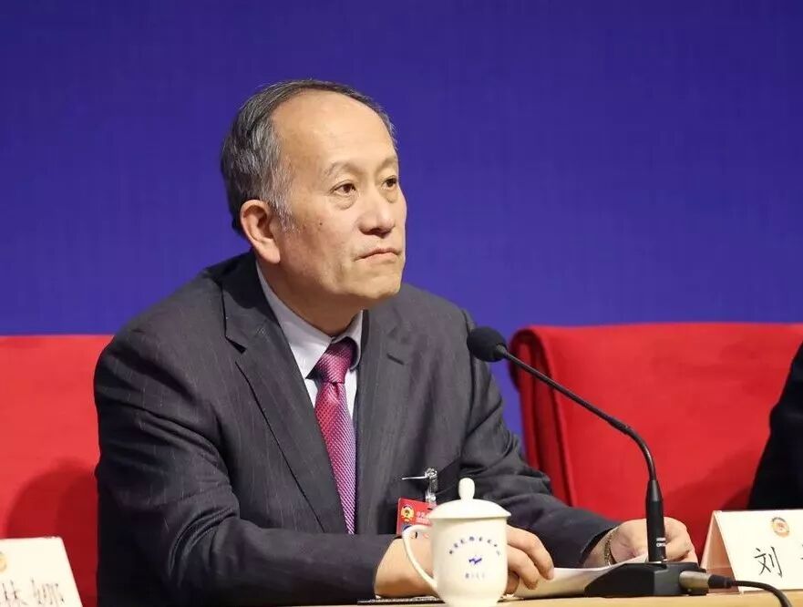 政知见今天邀请了一位权威专家——国务院参事,中央财经大学原税务