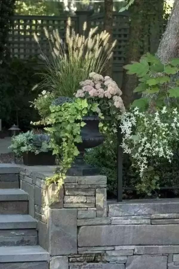 一面石头墙，惊艳整个乡村院落