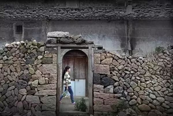 一面石头墙，惊艳整个乡村院落