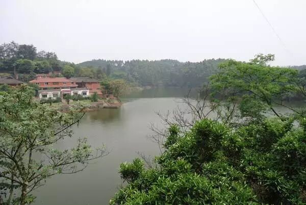 洪雅县属于哪个市_老河口是属于县还是市_建三江属于市还是县