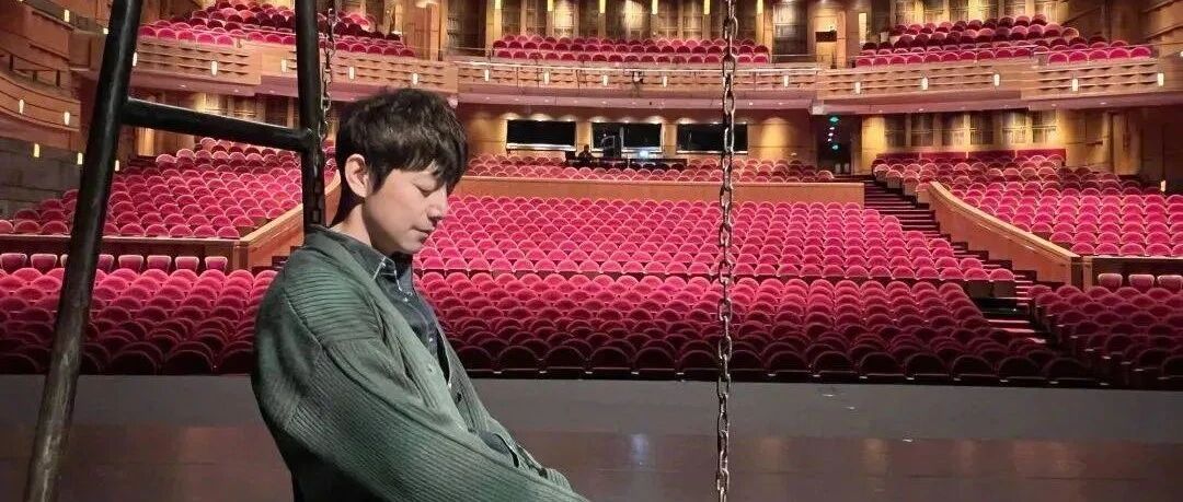 快乐大本营恢复录制，快乐家族只剩何炅，网友们却拍手叫好