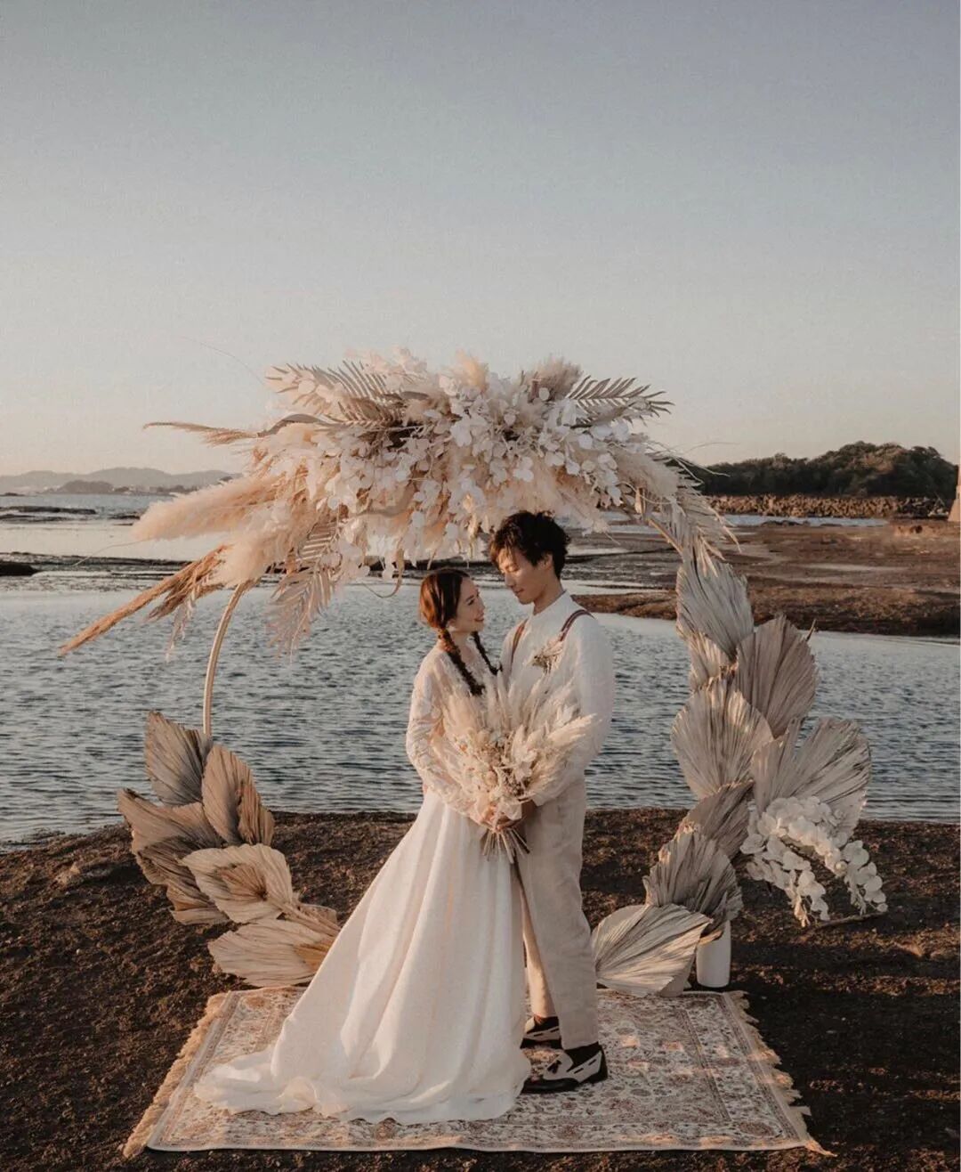 最火的ins风干婚纱照，极简又高级