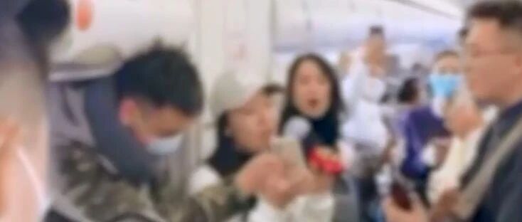 蔚来车主包机“高空蹦迪”，ET7有实力硬扛宝马7系？