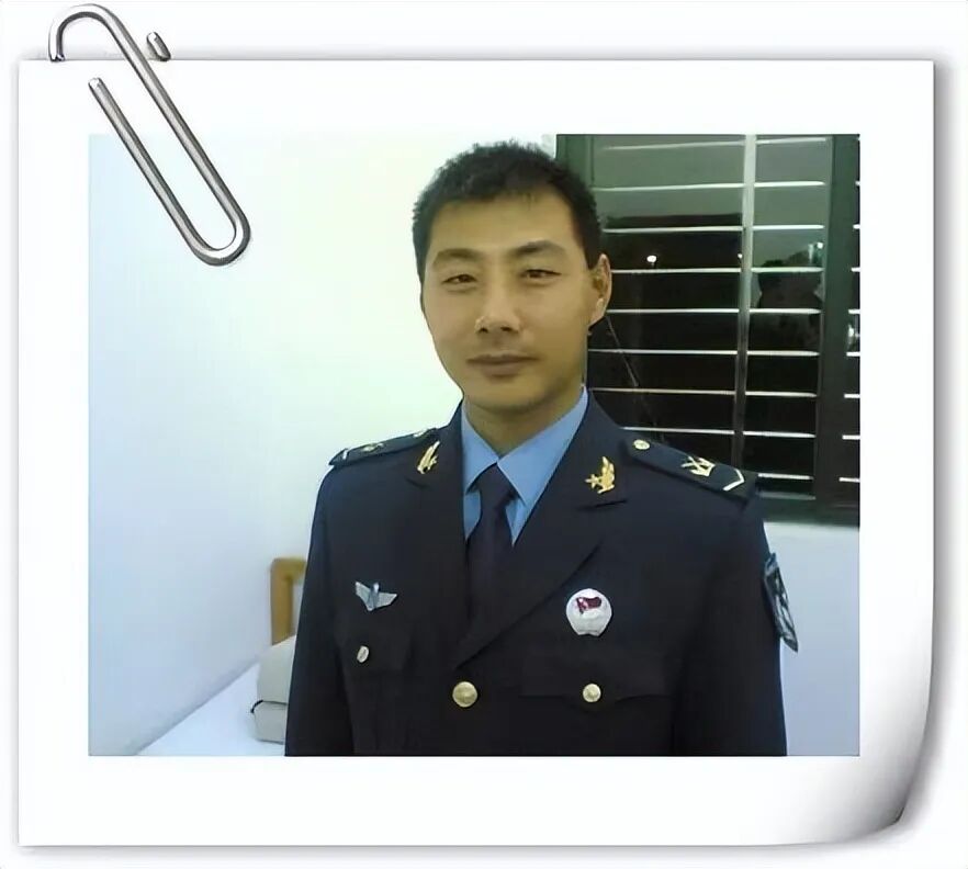 facai军官受骗进贩毒团伙，靠纵火幸免于难，巨脚龙！(图6)