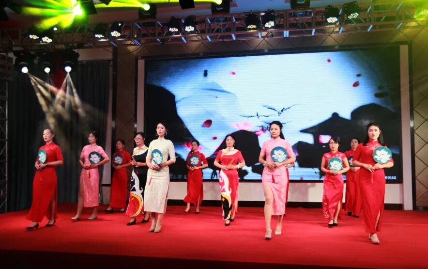 和勝金屬旗袍秀