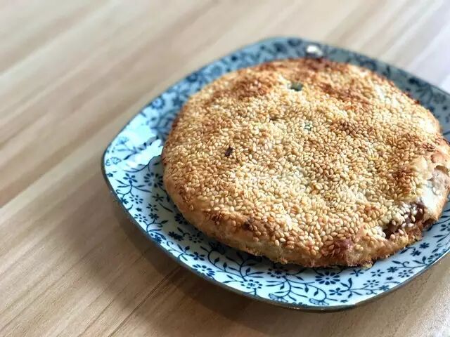 扬名上海的海安烧饼终于开到杭州啦,一开业就火到每天限量500个!