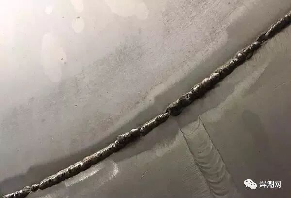 焊接铝管时，表面总是发黑，怎么办？