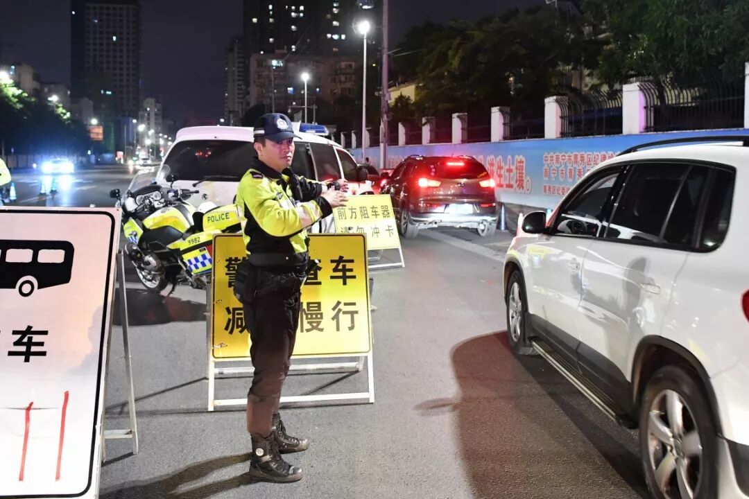 南宁交警通宵严查酒驾醉驾 又“逮”到80人！