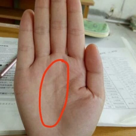 "手藏金财,必爆发" 的发大财富贵手相